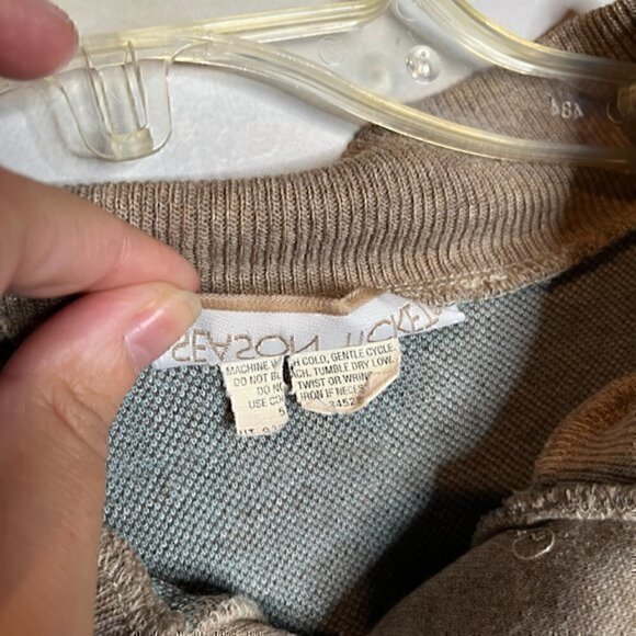 Vintage floral collared pullover - Picture 4 of 5